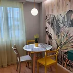 Deluxe 1 * Tirana